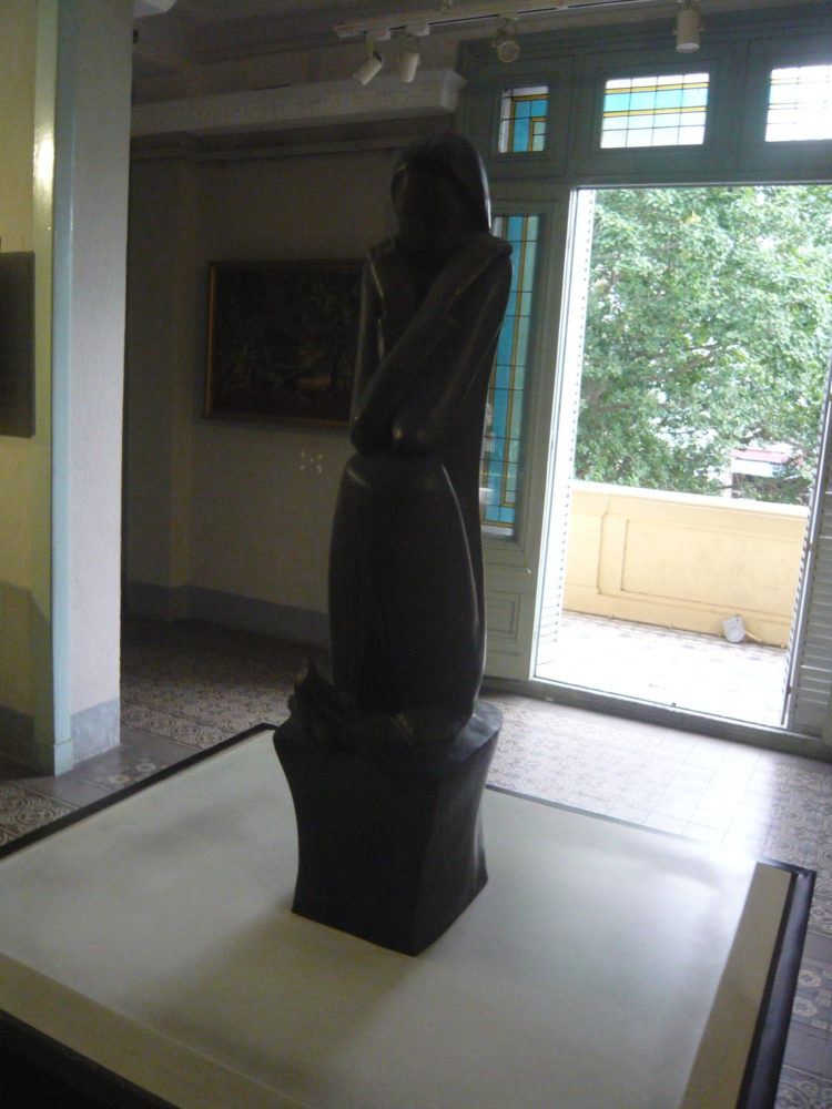 ベトナム、アイフォン、そして戦争