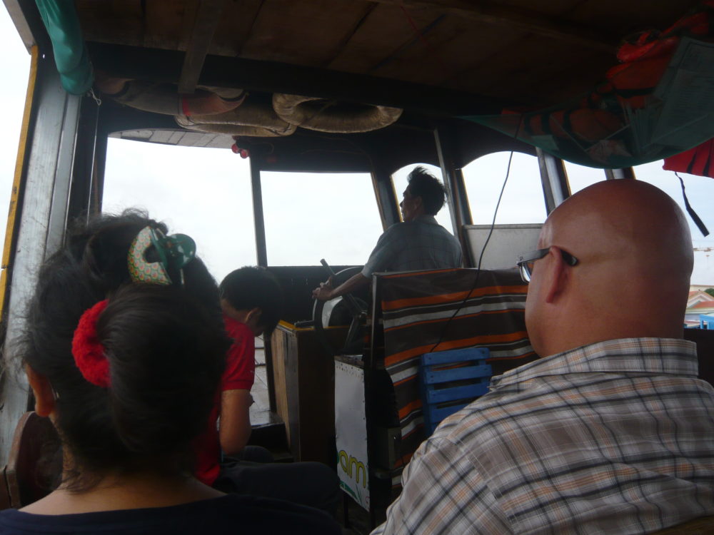 ベトナムのツアーにまぎれ